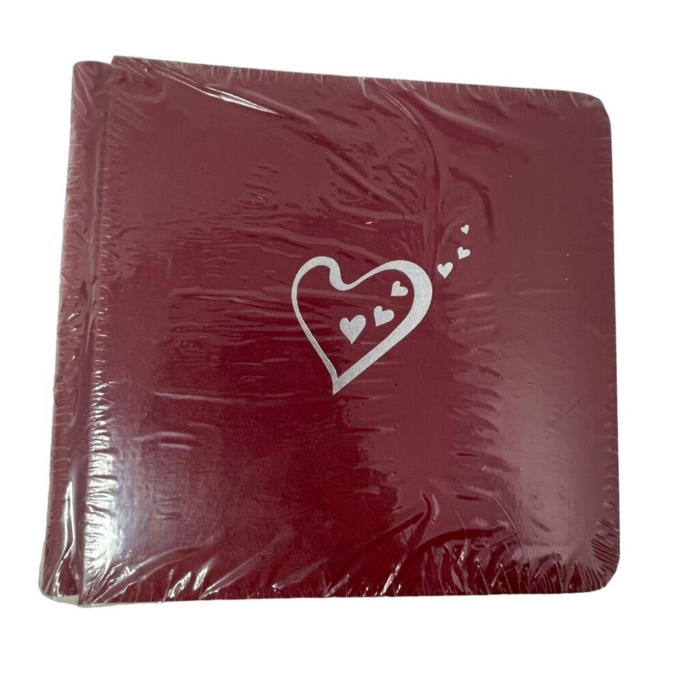 CREATIVE MEMORIES 7x7 Album RED HEART Includes page protectors! Valentines Day